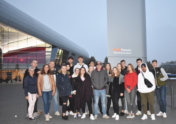 Foto: Die Berufskollegklasse BK2/1 besucht das Audi-Werk in Neckarsulm